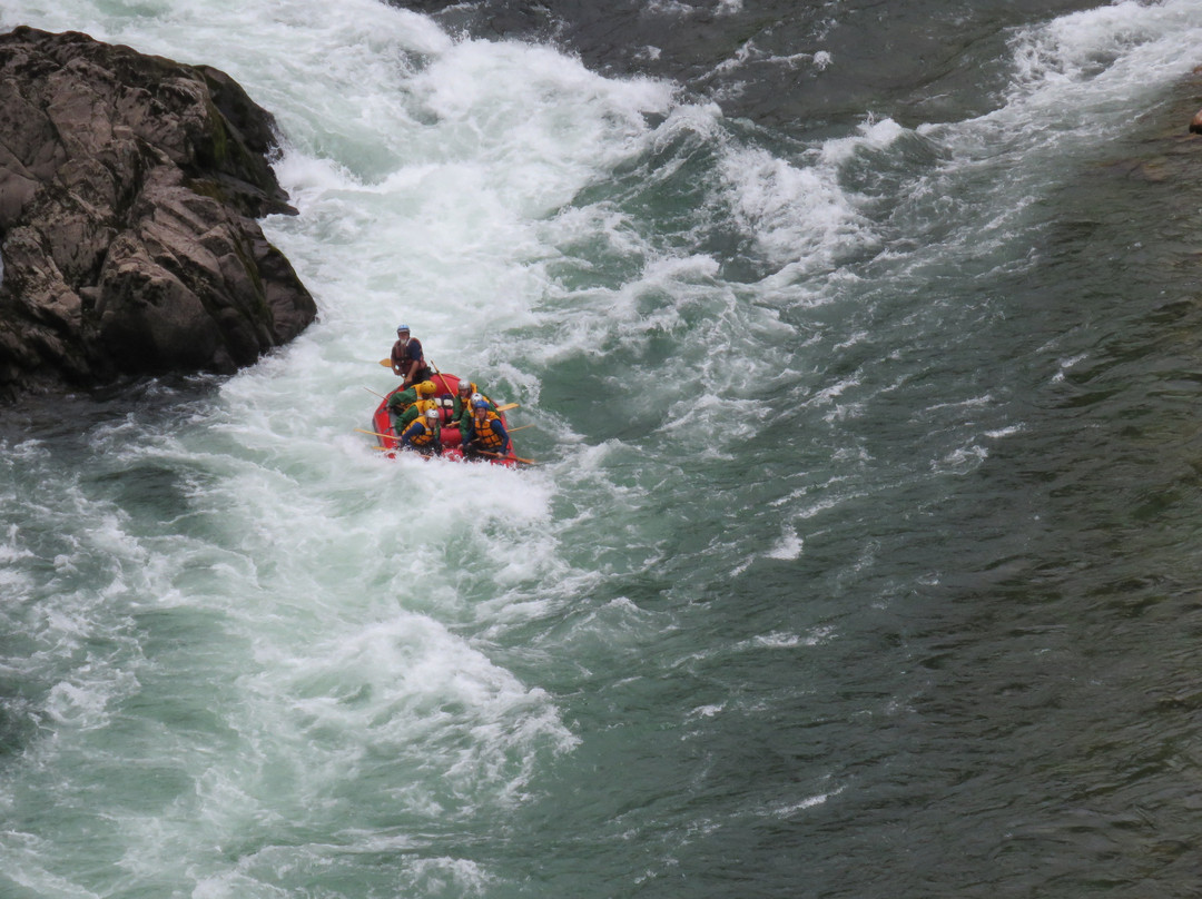 Wild rivers rafting景点图片