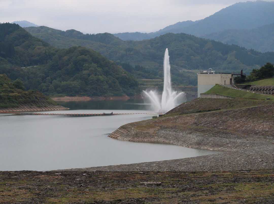 Lake Gassanko Fountain景点图片
