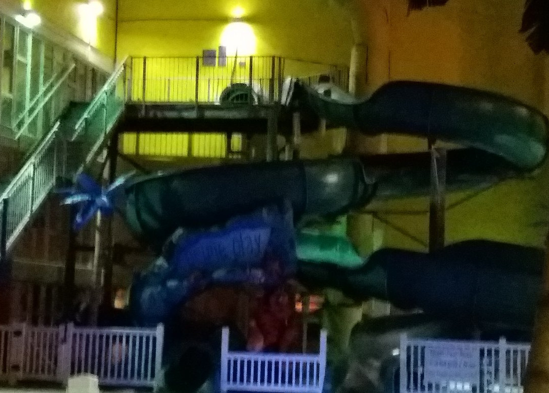 Montego Bay Indoor Waterpark景点图片
