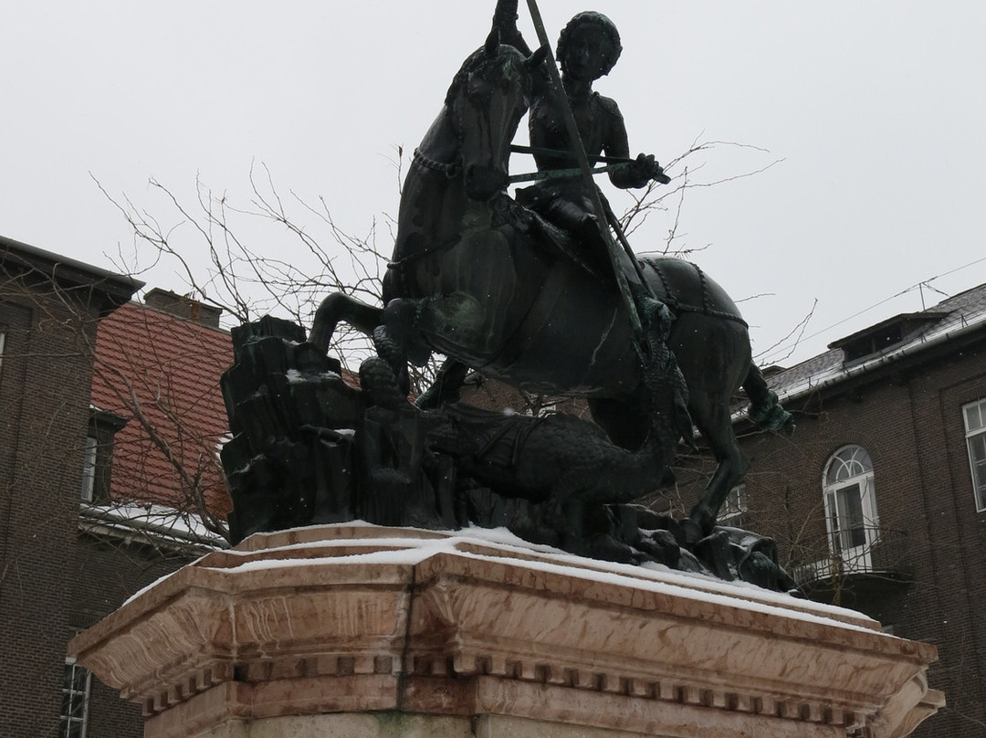 Statue of St George and the Dragon景点图片