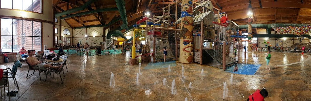 特拉弗斯城大灰狼洛奇酒店主图