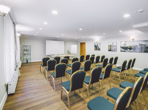 尤特普酒店主图