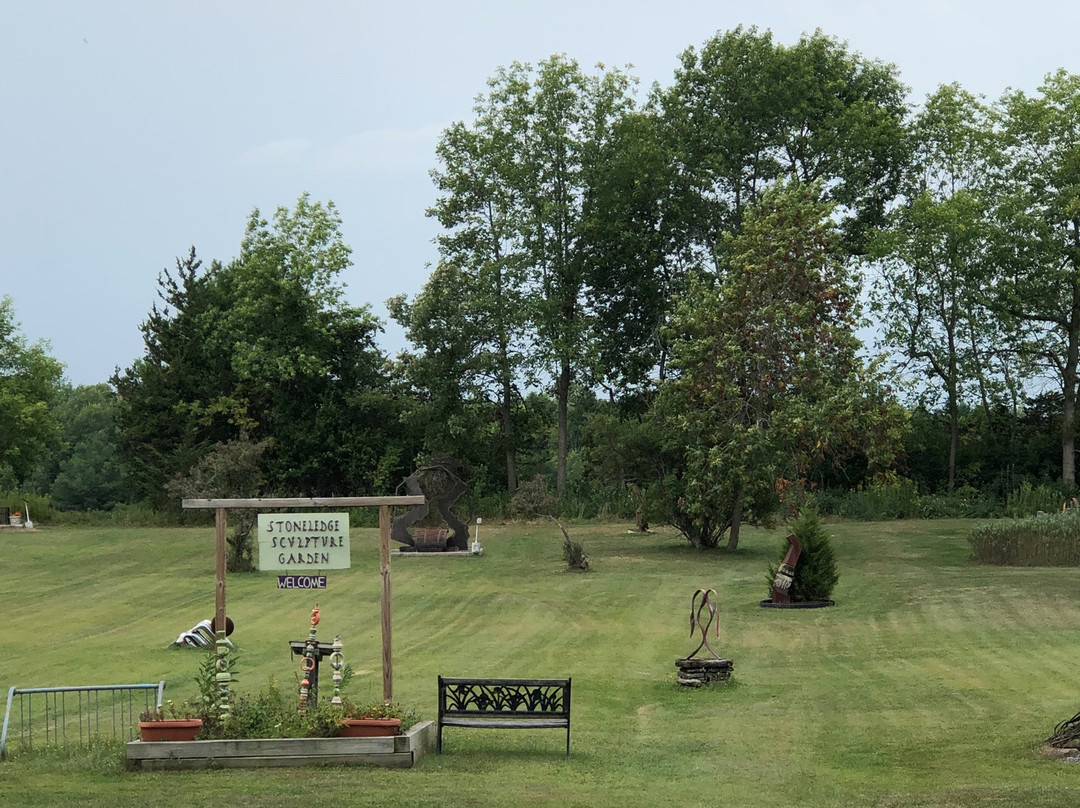 Stone Ledge Sculpture Garden-Plattsburgh必去景点