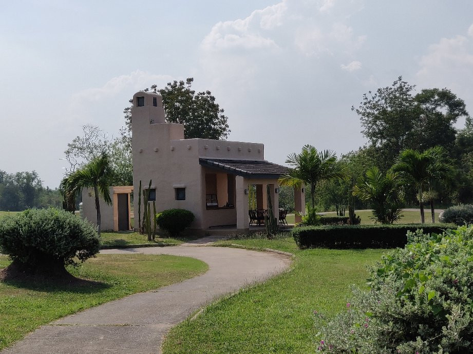 Imperial Lake View Hotel & Golf Club景点图片