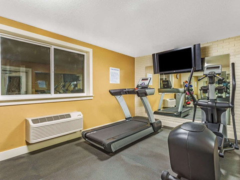 Days Inn & Suites by Wyndham Logan主图