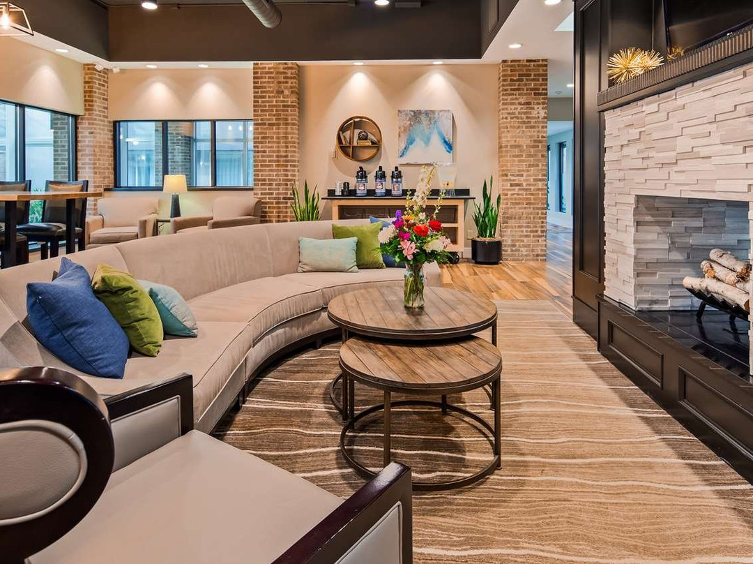 Best Western Okemos/East Lansing Hotel & Suites主图