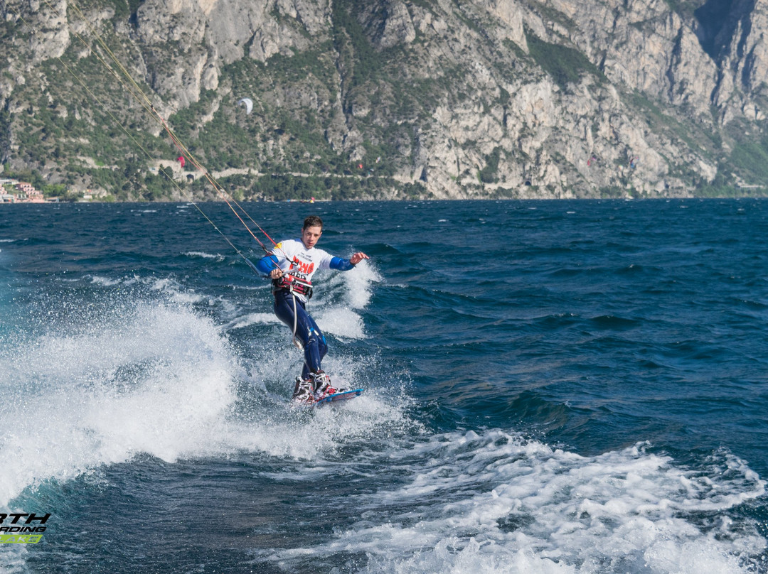 KITE CENTER GARDA LAKE-马切尔西涅必去景点