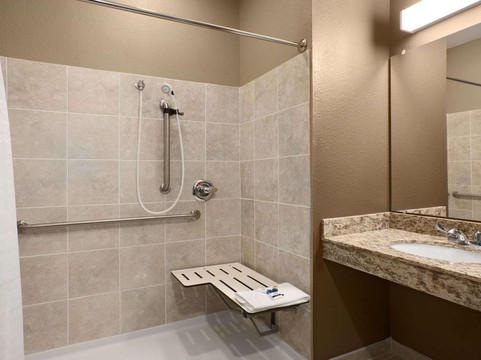 普莱森顿温德姆麦客达套房酒店主图