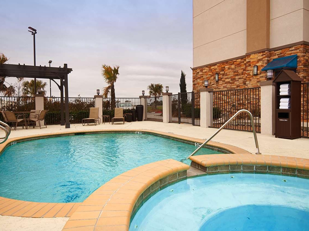 Best Western Plus Flatonia Inn主图