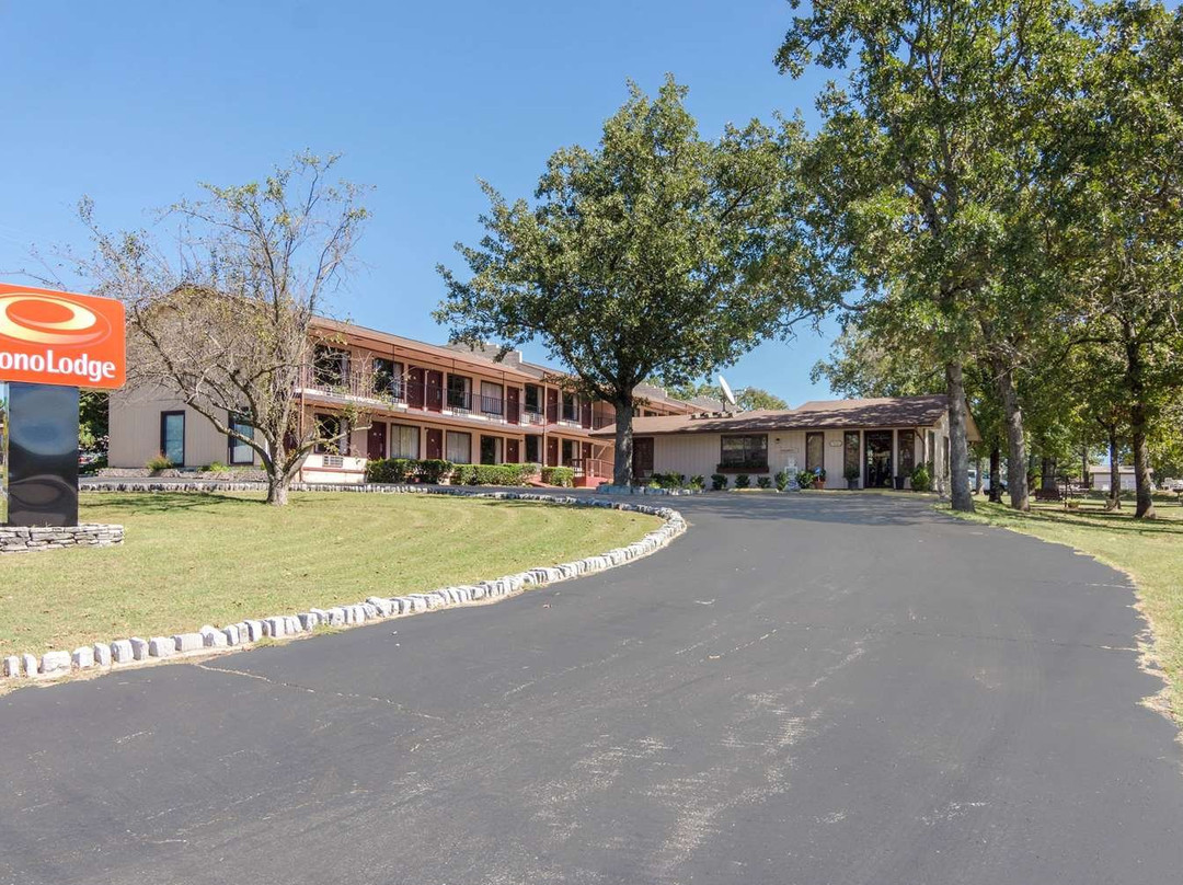 The Parkwood Inn & Suites主图