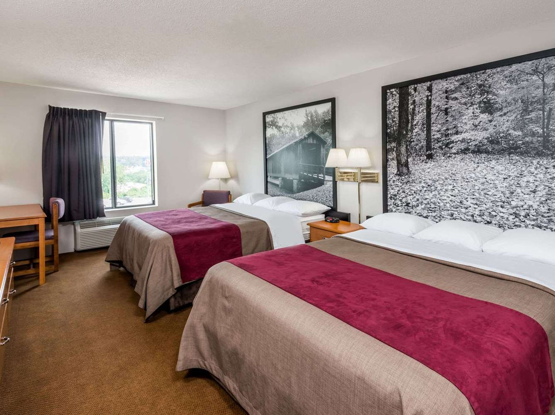 Super 8 by Wyndham Hannibal主图