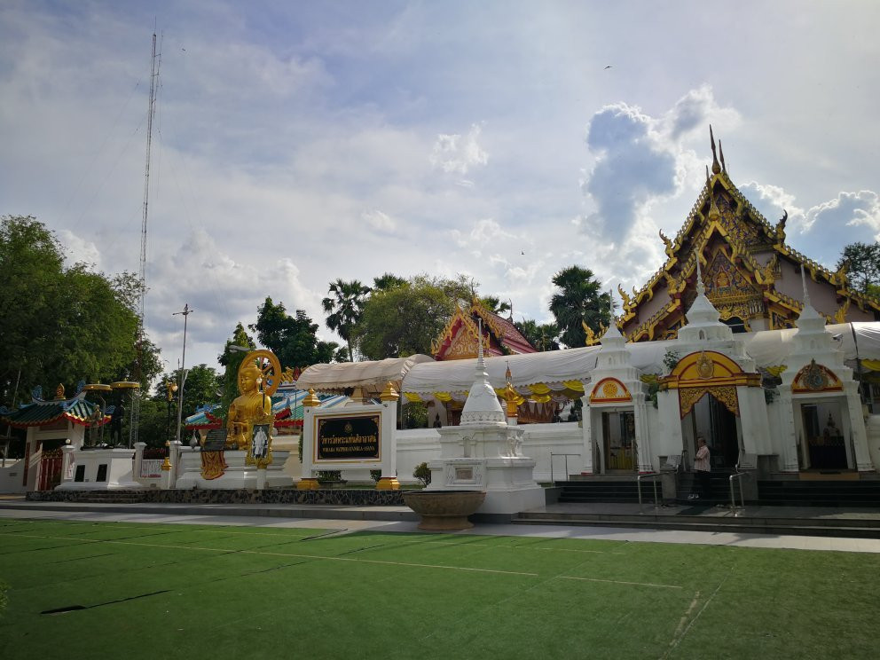 Wat Phra Thaen Sila At-腊黎必去景点