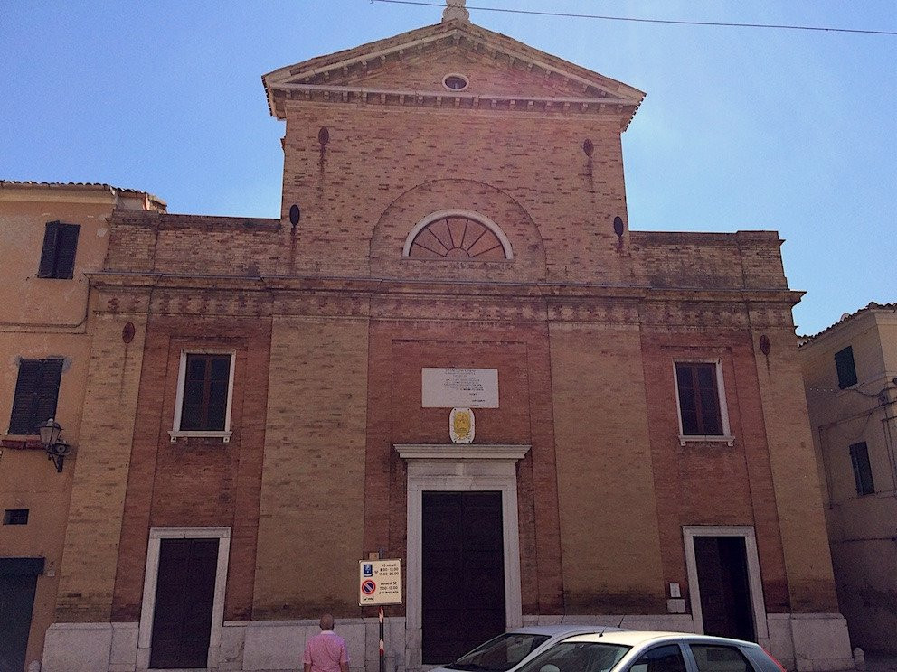 Basilica Collegiata di Santa Croce-Ostra必去景点