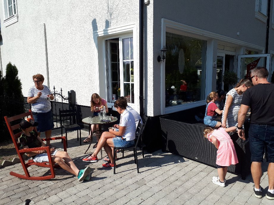 Sollentuna餐馆和美食-Edsvikens Piazza