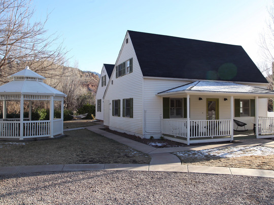 Heller House Inn On Main主图