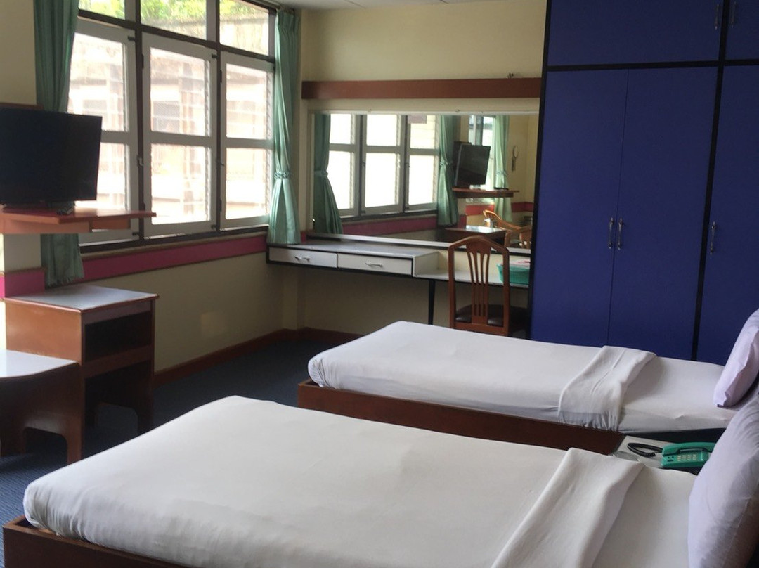Taksin 2 Hotel
