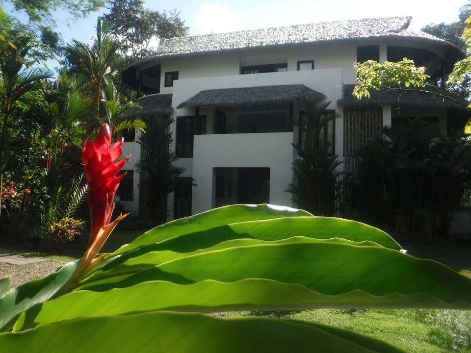 Makara Suites & Apartments主图