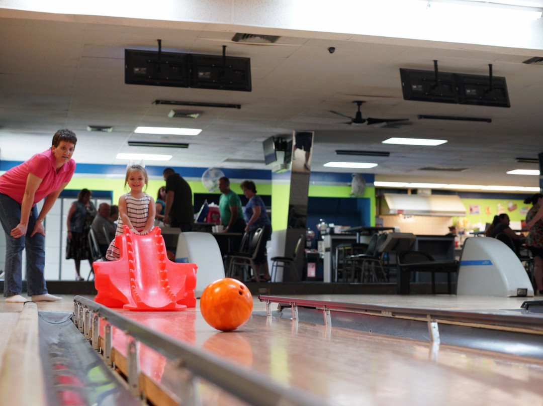 Airport Plaza Bowl-Bethalto必去景点