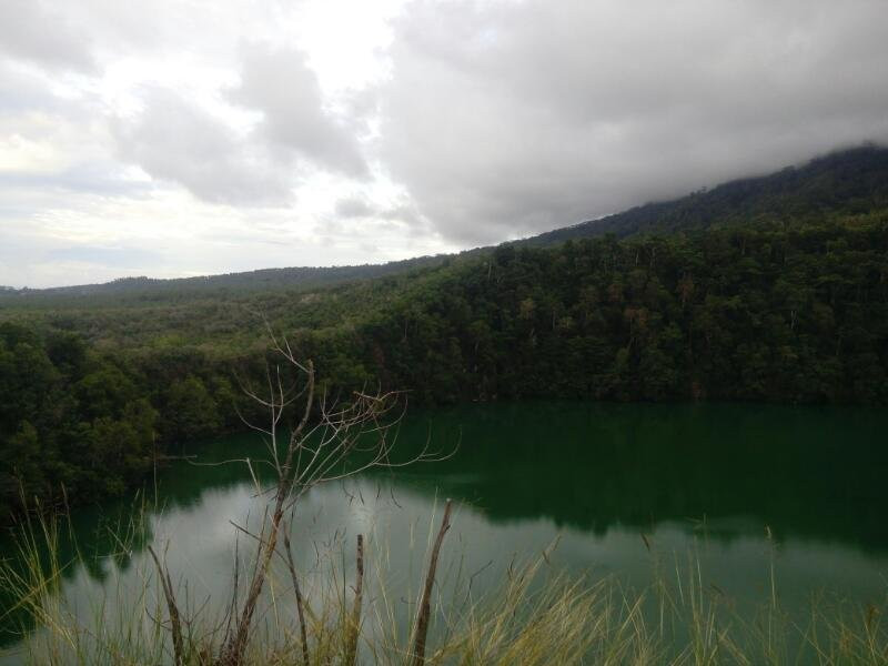 Lake Tolire Besar景点图片