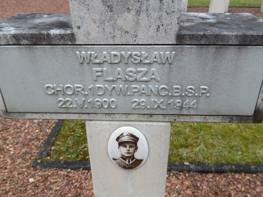 Polish Military Cemetery景点图片