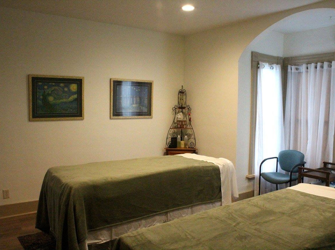 Natural Therapeutics Wellness Center-Sussex必去景点