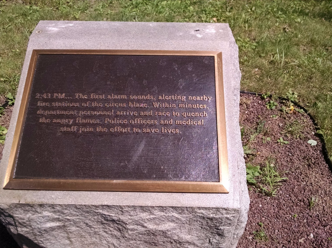 Hartford Circus Fire Memorial-哈特福德必去景点