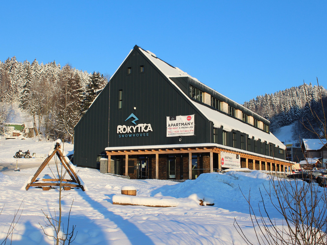 洛基卡雪屋公寓酒店
