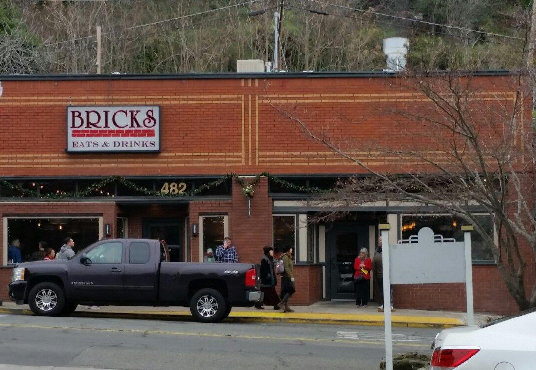 Bricks Eats and Drinks