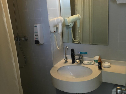 白玉兰酒店（上海吴淞国际邮轮宝杨路店）主图