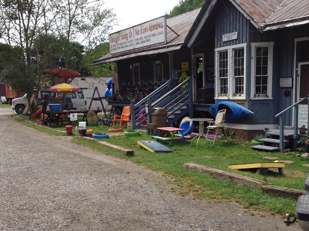 RiverGirl Fishing Company景点图片