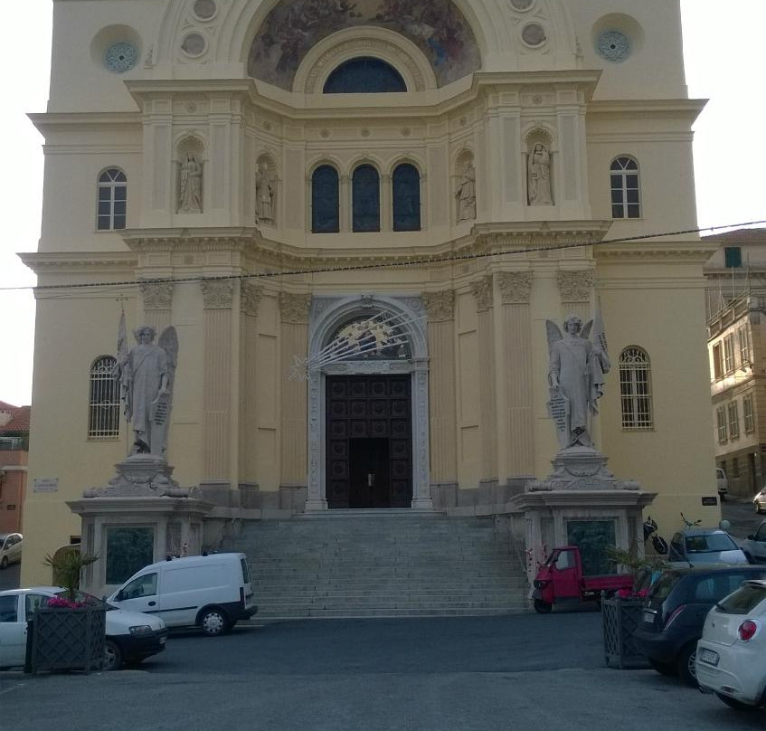 Basilica del Sacro Cuore di Gesù-Bussana必去景点
