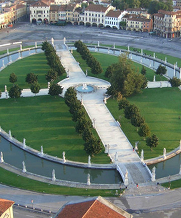 河谷草地广场景点门票图片