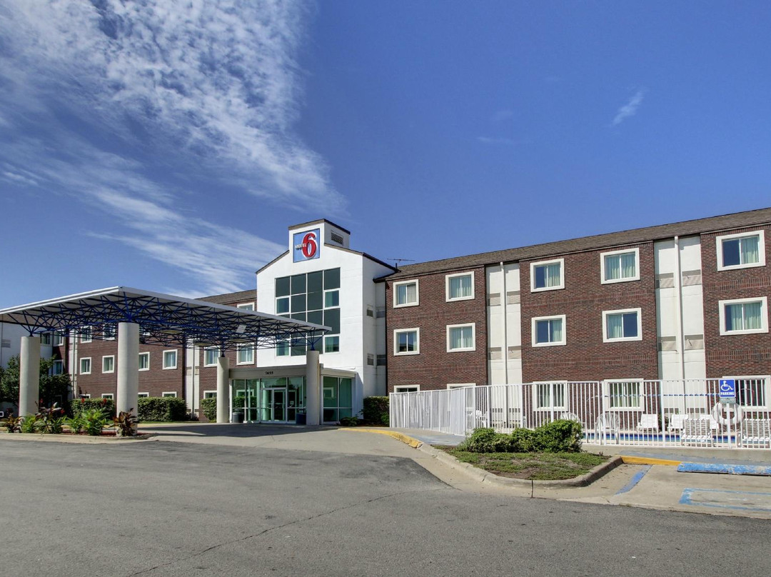 De Soto酒店住宿-Motel 6 Des Moines West