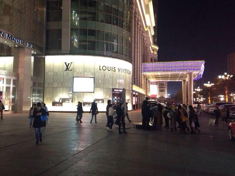 美美百货商场景点图片