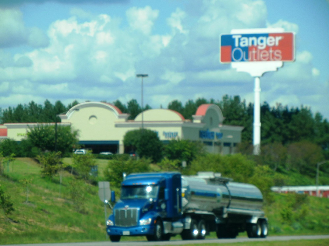 Tanger Outlets Commerce-Commerce必去景点