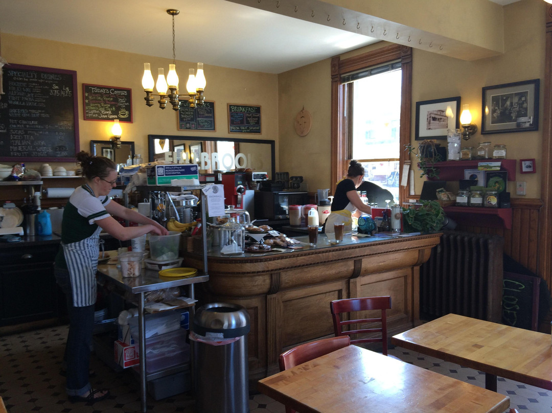 Carbon Hill餐馆和美食-Full Brooks Cafe