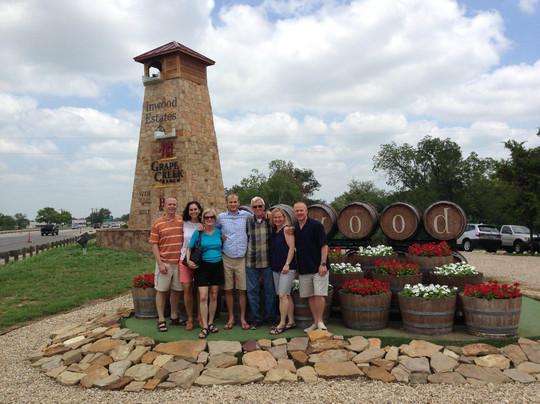 Moon's Vineyard Voyages -  Wine Tours-弗雷德里克斯堡必去景点