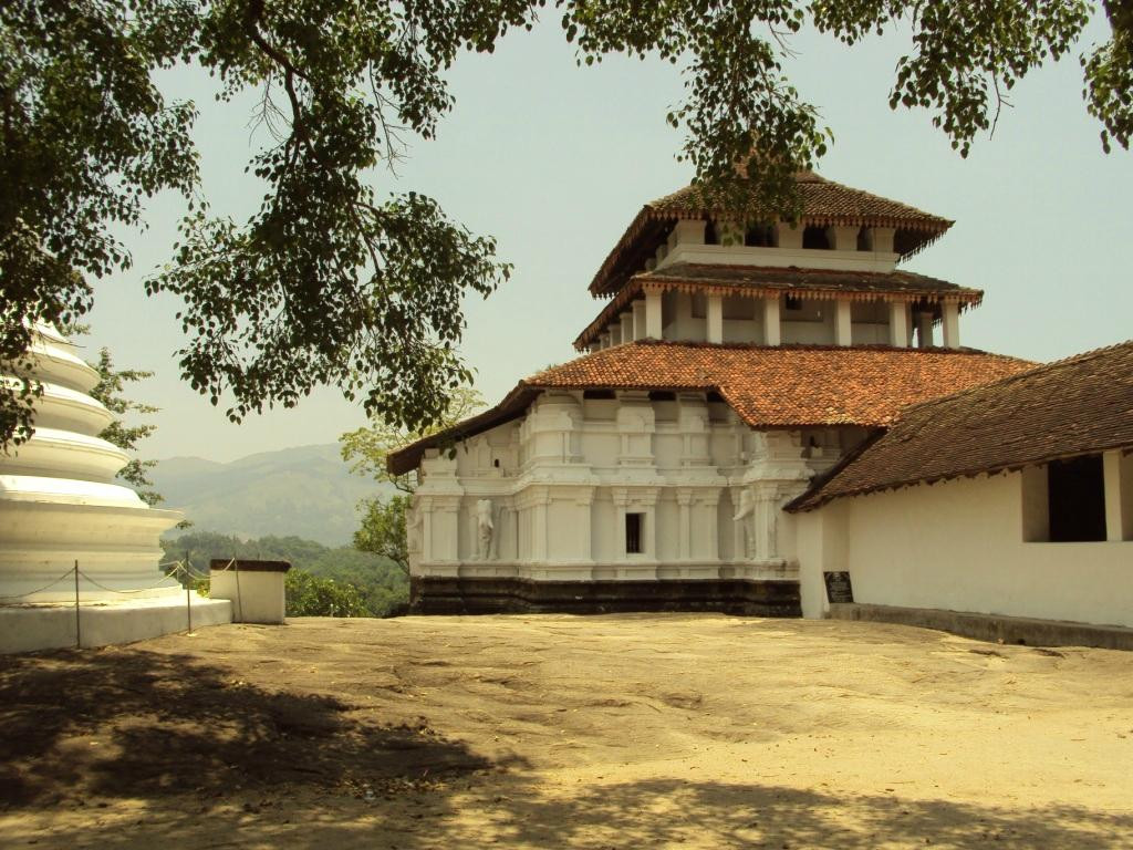 Lankatilaka Temple景点图片