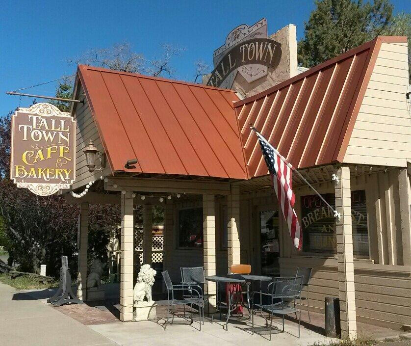 Lakeview餐馆和美食-Tall Town Cafe and Bakery