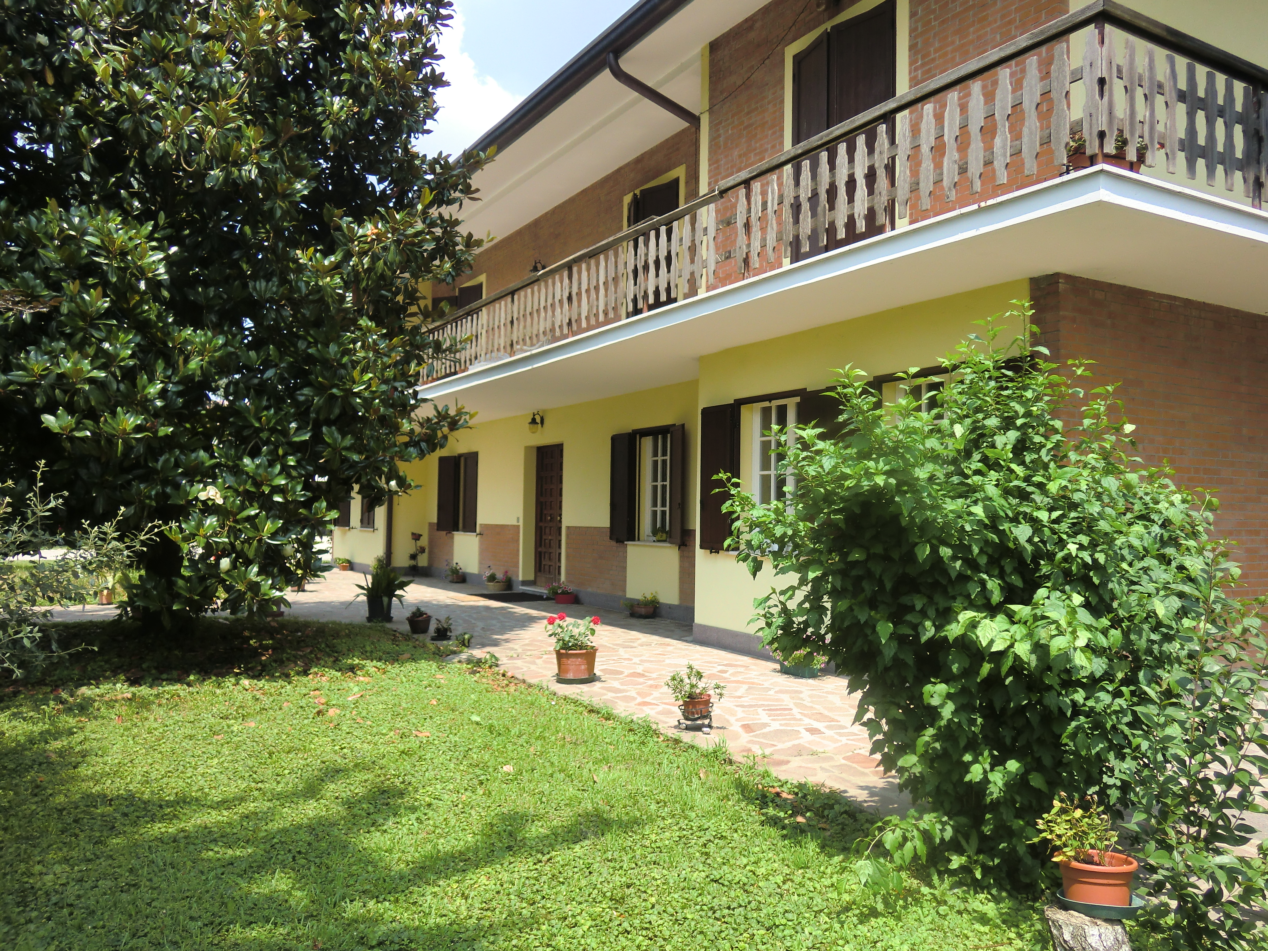Bed and Breakfast Opera-官方