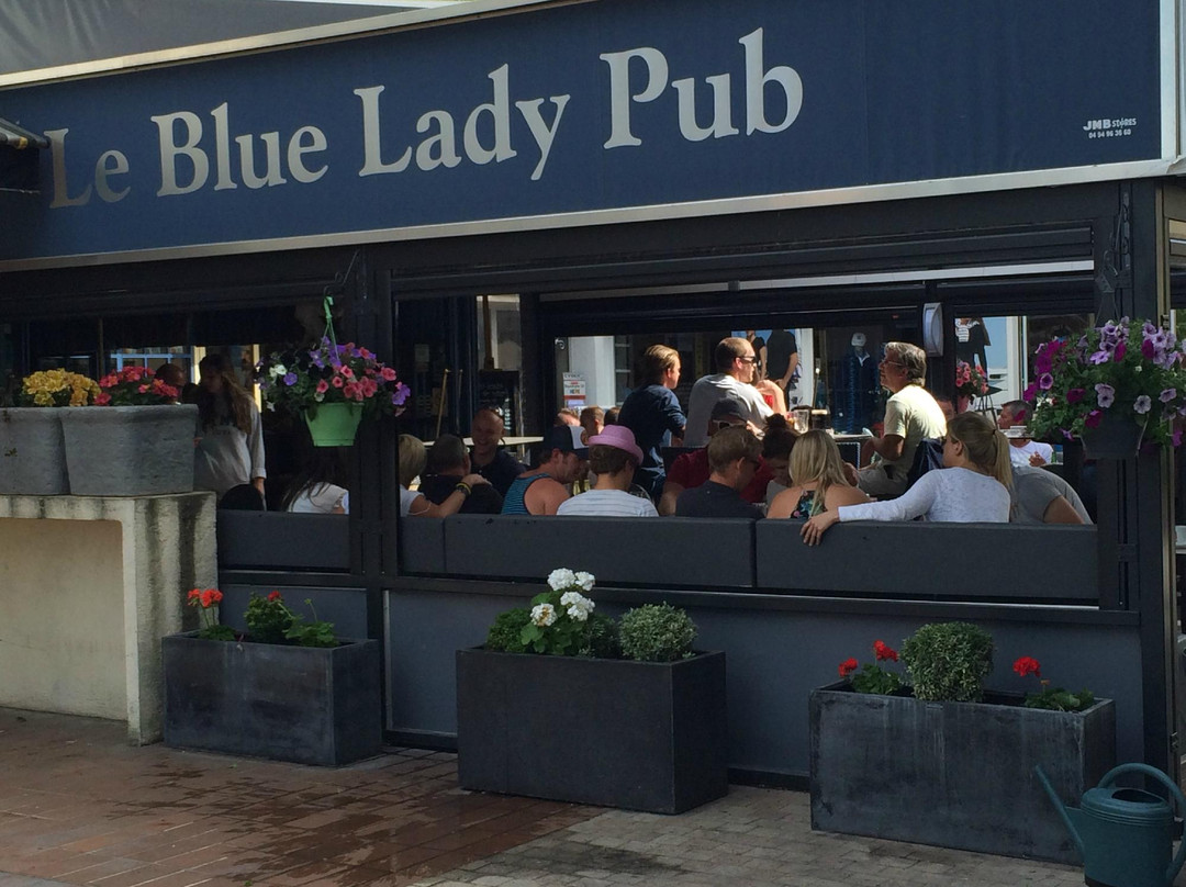 Le Blue Lady Pub