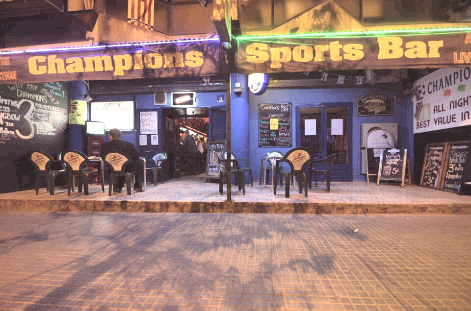 马尔格拉特德马尔旅游景点-Champions bar