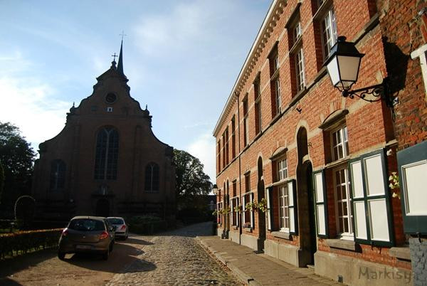 Beguinage Museum-腾尔浩特必去景点