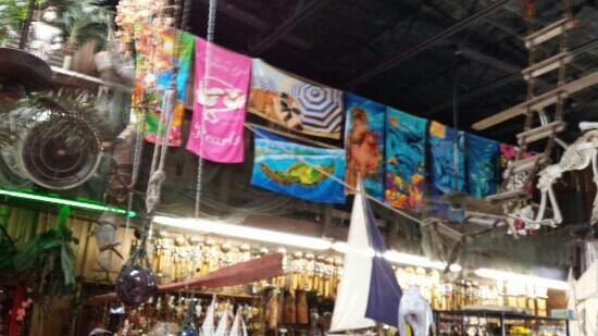 Moby Dick's Souvenir Shop-阿兰瑟斯港必去景点