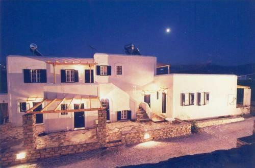 Capricorns Boutique Studios主图