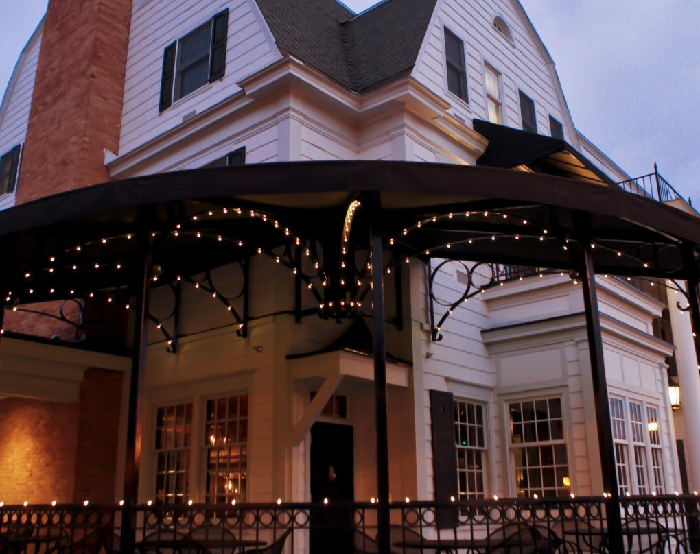 Hamilton餐馆和美食-The Tavern