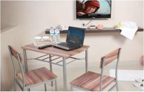 Golden Eleven Hotel主图