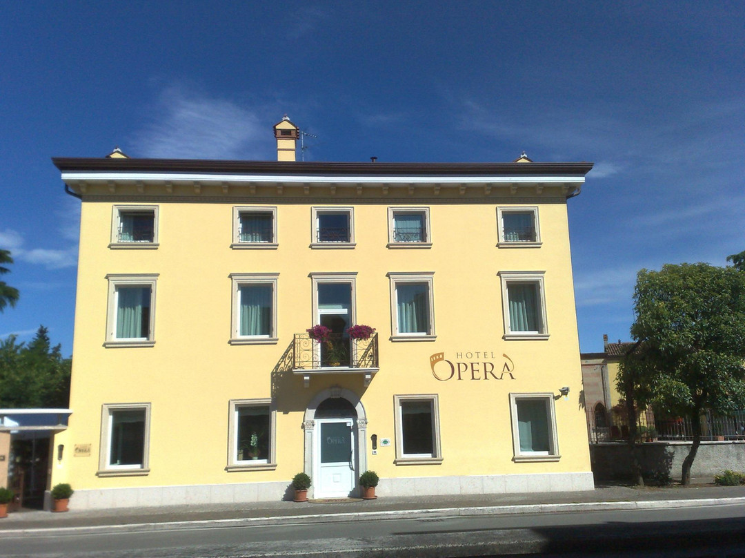 Dossobuono酒店住宿-Hotel Opera