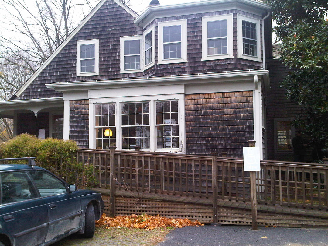 Edward Gorey House景点图片