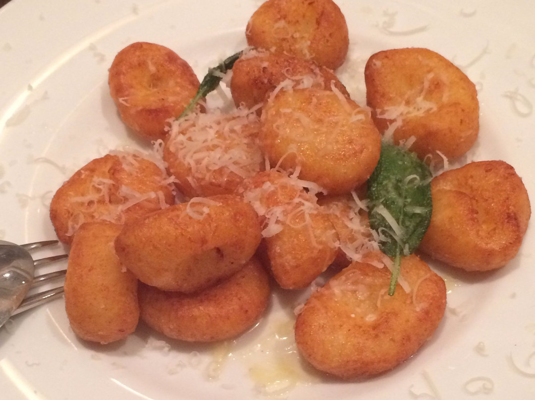 ピッツエリア ファッブリカ トクマル